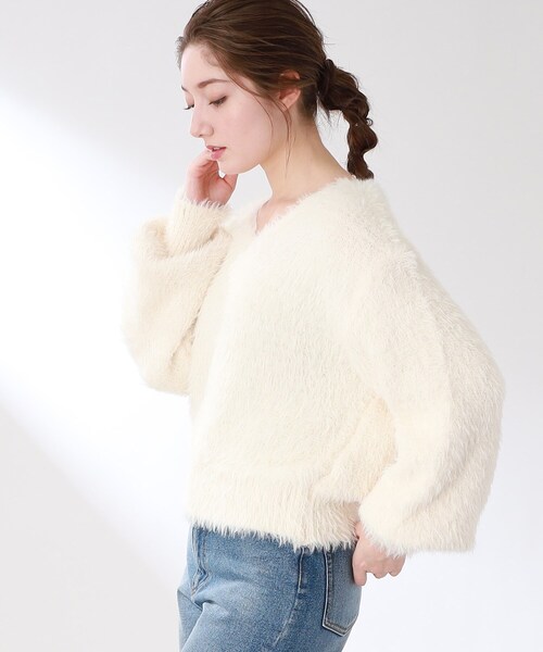 THE SHOP TK （ザ ショップ ティーケー ）の「◆【ふわふわ/シャギー】フェザーヤーンVネックニット（ニット/セーター・レディース・オレンジ/オフホワイト/ブルー・12）」の13枚目の写真