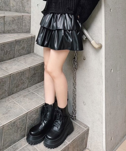 Figments（フィグメンツ）の「フェィクレザーフリルミニスカート