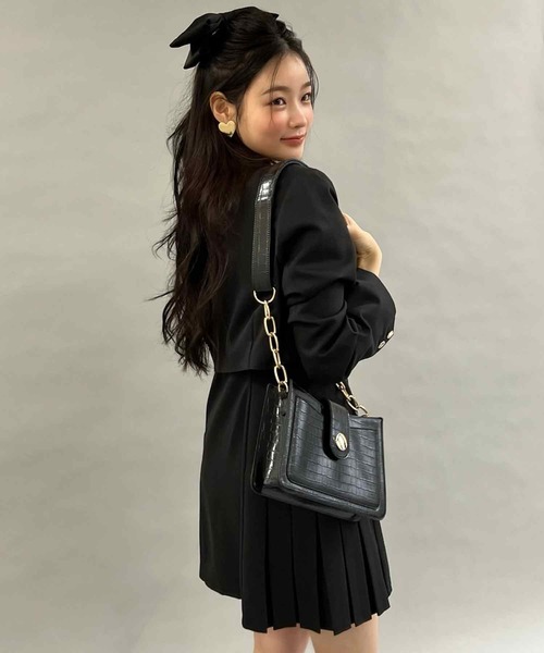 one after another NICE CLAUP（ワンアフターアナザーナイスクラップ）の「コーディネートのアクセントになる。クロコショルダーバック（ショルダーバッグ・レディース・アイボリー/ブラック・FREE）」の16枚目の写真