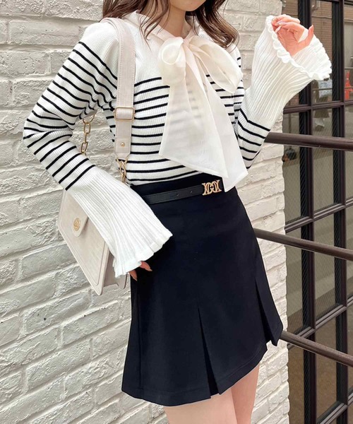 one after another NICE CLAUP（ワンアフターアナザーナイスクラップ）の「コーディネートのアクセントになる。クロコショルダーバック（ショルダーバッグ・レディース・アイボリー/ブラック・FREE）」の6枚目の写真