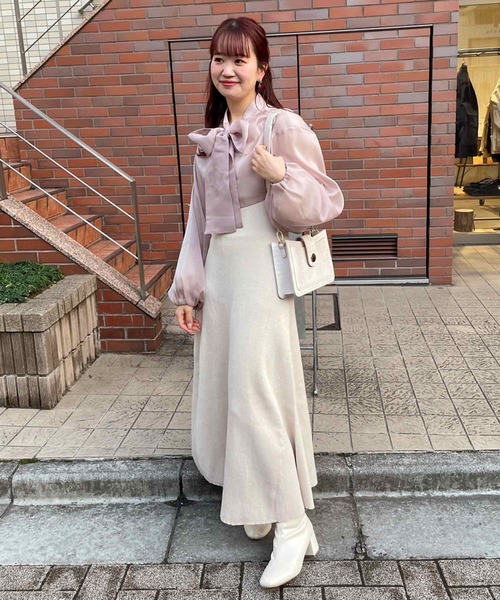 one after another NICE CLAUP（ワンアフターアナザーナイスクラップ）の「コーディネートのアクセントになる。クロコショルダーバック（ショルダーバッグ・レディース・アイボリー/ブラック・FREE）」の3枚目の写真