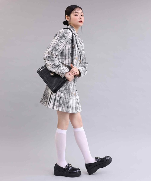 one after another NICE CLAUP（ワンアフターアナザーナイスクラップ）の「コーディネートのアクセントになる。クロコショルダーバック（ショルダーバッグ・レディース・アイボリー/ブラック・FREE）」の14枚目の写真