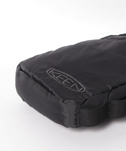 KEEN(キーン)の「HARVEST MATERIAL MODULAR TRAVEL / ハーベスト マテリアル モジュラー トラベル ポーチ(ショルダーバッグ・メンズ・ブラック・OS)」の4枚目の写真