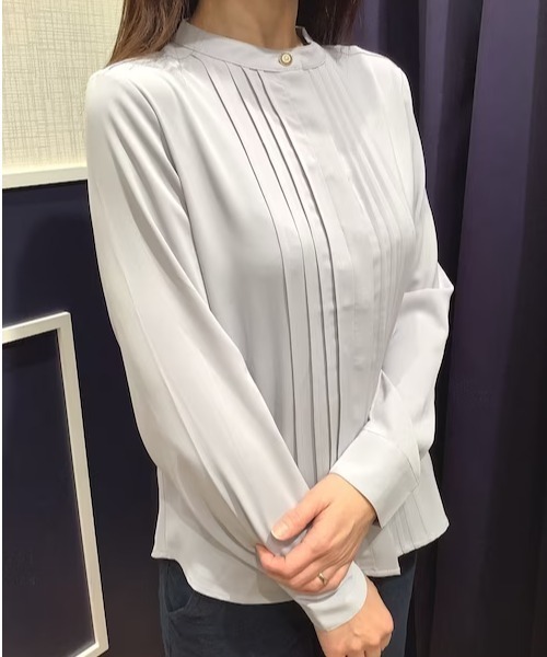 TOKYO SHIRTS（トウキョウシャツ）の「ピンタックビジュー釦 長袖ブラウス（シャツ/ブラウス・レディース・ライトグレー/ライトグリーン・L/M）」の8枚目の写真