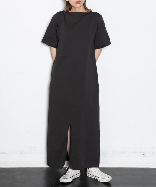 AMERICAN RAG CIE（アメリカンラグシー）の「2wayスリットロングワンピース（ワンピース・レディース・レッド/チャコール/グレイッシュベージュ・FREE）」の2枚目の写真