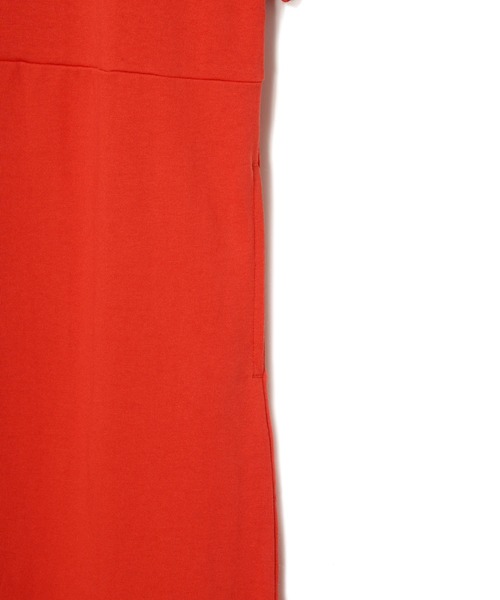 AMERICAN RAG CIE（アメリカンラグシー）の「2wayスリットロングワンピース（ワンピース・レディース・レッド/チャコール/グレイッシュベージュ・FREE）」の14枚目の写真