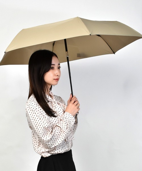 Waterfront（ウォーターフロント）の「折傘　クイックシャット（折りたたみ傘・レディース・サンドベージュ/テラコッタ/アクア/ダークネイビー/グレイッシュブルー/ブラック/ヘザーグレー/ネイビー/ライトピンク・FREE）」の4枚目の写真