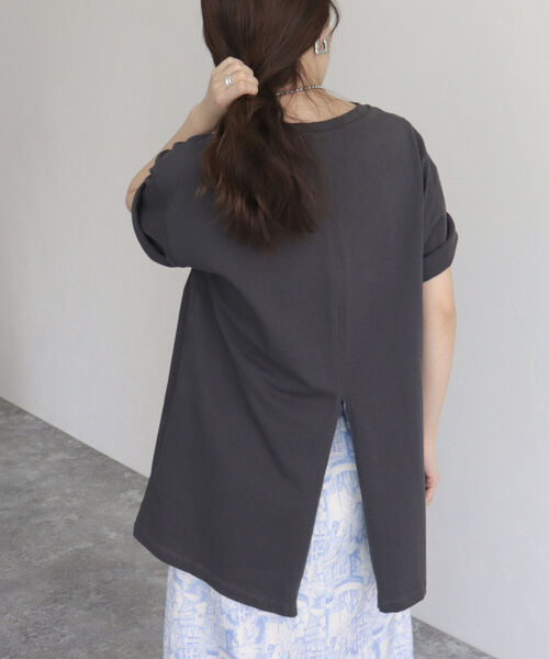 fredy emue(フレディエミュ)の「【fredy emue】シルケット後ろZIP T-shirt(Tシャツ/カットソー・レディース・カーキ/チャコールグレー/オフホワイト・38)」の1枚目の写真