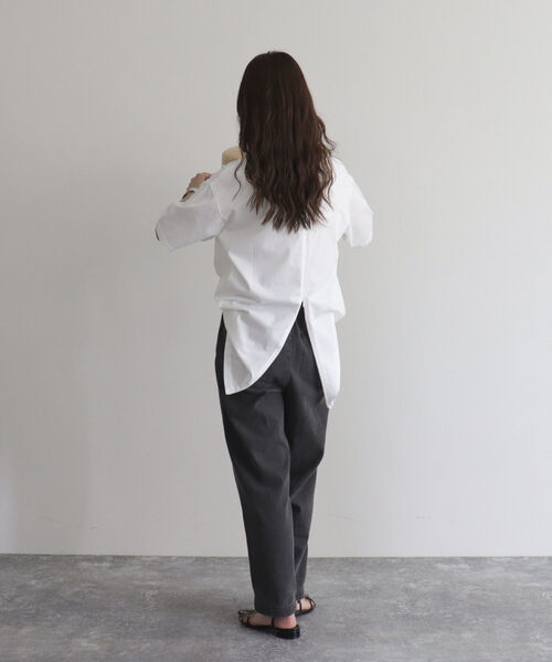 fredy emue(フレディエミュ)の「【fredy emue】シルケット後ろZIP T-shirt(Tシャツ/カットソー・レディース・カーキ/チャコールグレー/オフホワイト・38)」の6枚目の写真