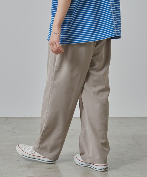 CIAOPANIC TYPY（チャオパニックティピー）の「テックリネンセンターシームワイドスラックス（スラックス・メンズ・チャコールグレー/グレイッシュベージュ・MEDIUM/LARGE）」の22枚目の写真