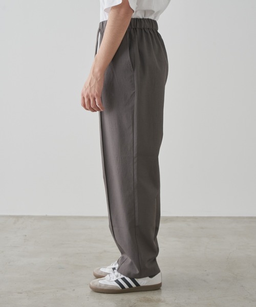 CIAOPANIC TYPY（チャオパニックティピー）の「テックリネンセンターシームワイドスラックス（スラックス・メンズ・チャコールグレー/グレイッシュベージュ・MEDIUM/LARGE）」の9枚目の写真