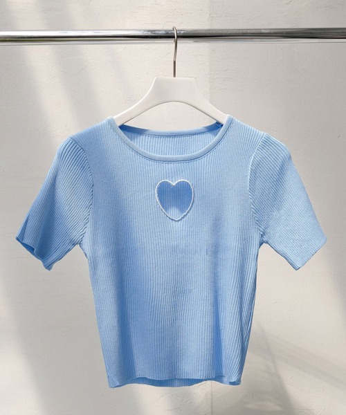 Diable baiser(ディアブルベーゼ)の「バストハート開きクルーネックリブ半袖ニットトップス(Tシャツ/カットソー・レディース・ブラック/ホワイト/サックスブルー/チェリーピンク・FREE)」の16枚目の写真
