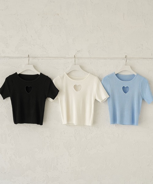 Diable baiser(ディアブルベーゼ)の「バストハート開きクルーネックリブ半袖ニットトップス(Tシャツ/カットソー・レディース・ブラック/ホワイト/サックスブルー/チェリーピンク・FREE)」の18枚目の写真