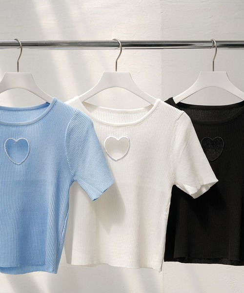 Diable baiser(ディアブルベーゼ)の「バストハート開きクルーネックリブ半袖ニットトップス(Tシャツ/カットソー・レディース・ブラック/ホワイト/サックスブルー/チェリーピンク・FREE)」の19枚目の写真