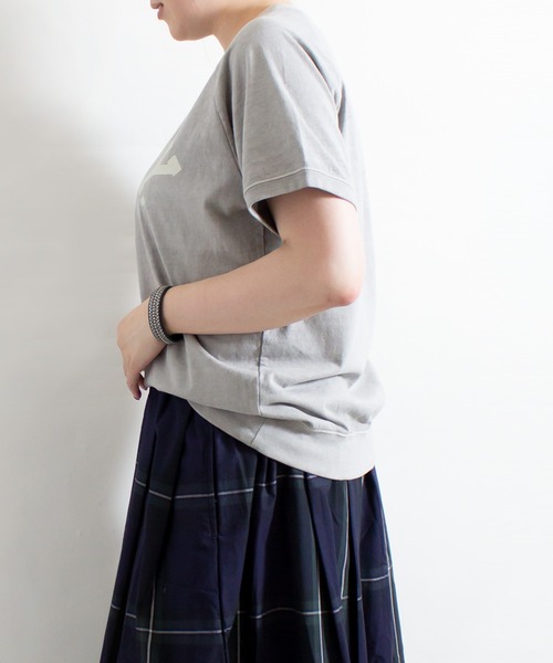 ALL ORDINARIES（オールオーディナリーズ）の「ピグメント染め H.C.N.Y. ラグラン半袖Tシャツ（Tシャツ/カットソー・レディース・グリーン/グレー/ピンク/アイボリー・S/M/L/XL）」の17枚目の写真