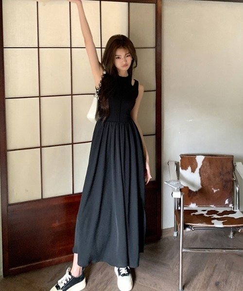 N.s(エヌドットエス)の「カットアウトロングワンピース(ワンピース・レディース・ブラック・S/M/L)」の2枚目の写真