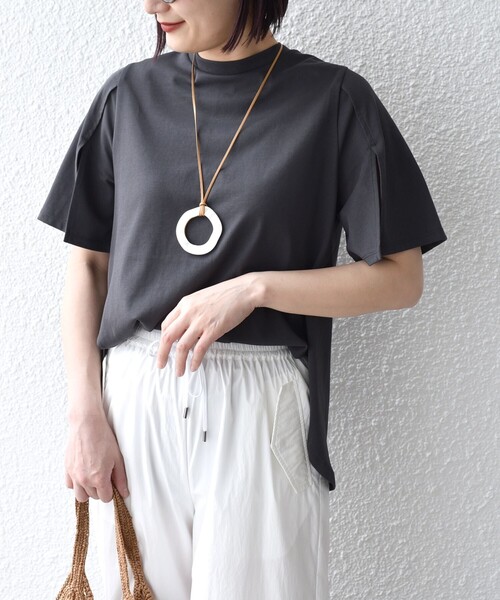 SHIPS（シップス）の「* オーガニックコットン スリット スリーブ フレア TEE◇（Tシャツ/カットソー・レディース・チャコールグレー/オフホワイト/グリーン・ONE SIZE）」の9枚目の写真