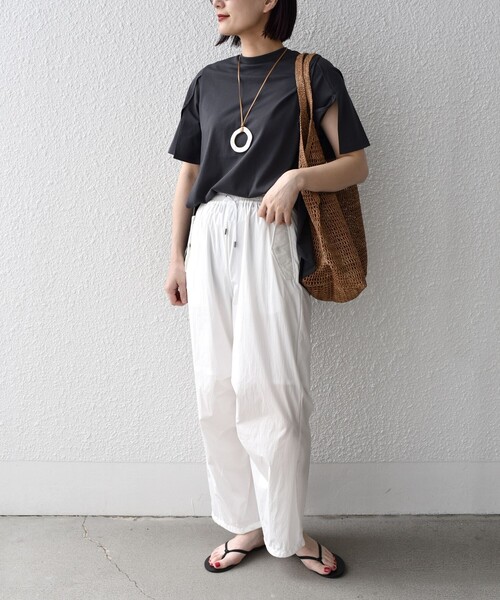 SHIPS（シップス）の「* オーガニックコットン スリット スリーブ フレア TEE◇（Tシャツ/カットソー・レディース・チャコールグレー/オフホワイト/グリーン・ONE SIZE）」の14枚目の写真