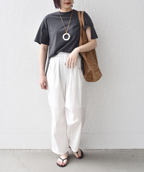 SHIPS（シップス）の「* オーガニックコットン スリット スリーブ フレア TEE◇（Tシャツ/カットソー・レディース・チャコールグレー/オフホワイト/グリーン・ONE SIZE）」の16枚目の写真