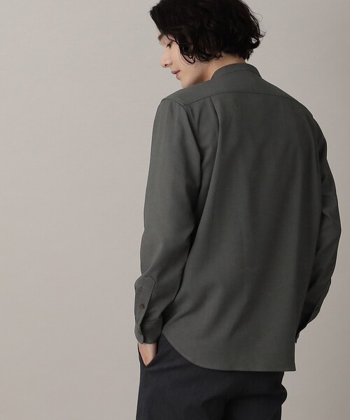 THE SHOP TK （ザ ショップ ティーケー ）の「◆【シワになりにくい/吸水速乾/洗える/イージーケア】テックリーノバンドカラーシャツ（シャツ/ブラウス・メンズ・カーキ/チャコールグレー/ブラック/オフホワイト・03/02/04）」の9枚目の写真