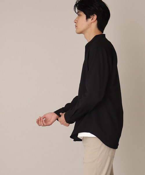 THE SHOP TK （ザ ショップ ティーケー ）の「◆【シワになりにくい/吸水速乾/洗える/イージーケア】テックリーノバンドカラーシャツ（シャツ/ブラウス・メンズ・カーキ/チャコールグレー/ブラック/オフホワイト・03/02/04）」の16枚目の写真