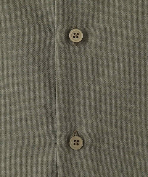 THE SHOP TK （ザ ショップ ティーケー ）の「◆【シワになりにくい/吸水速乾/洗える/イージーケア】テックリーノバンドカラーシャツ（シャツ/ブラウス・メンズ・カーキ/チャコールグレー/ブラック/オフホワイト・03/02/04）」の5枚目の写真