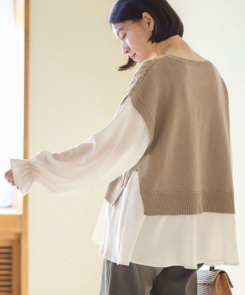 Viola e Viola(ヴィオラエヴィオラ)の「レイヤード風ケーブル編みニットトップス(ニット/セーター・レディース・モカ/ブラック/アイボリー/ネイビー・M/L/LL/3L)」の14枚目の写真