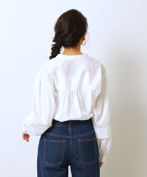 Cutie Blonde（キューティーブロンド）の「◆タックボリュームスリーブ チュニックブラウス（シャツ/ブラウス・レディース・ネイビー系2/ホワイト系/ブラック・01/03/02）」の9枚目の写真