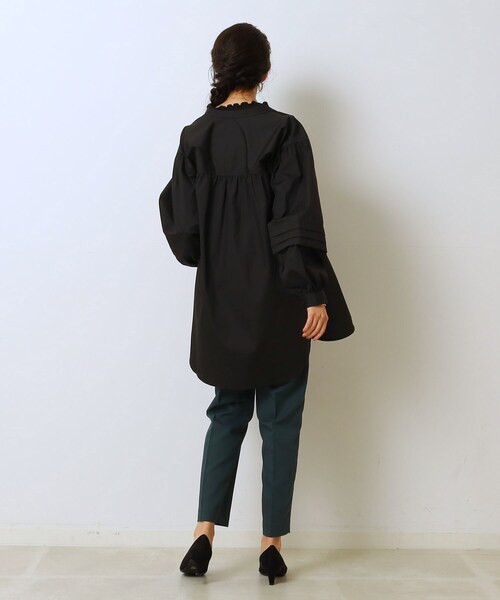 Cutie Blonde（キューティーブロンド）の「◆タックボリュームスリーブ チュニックブラウス（シャツ/ブラウス・レディース・ネイビー系2/ホワイト系/ブラック・01/03/02）」の12枚目の写真