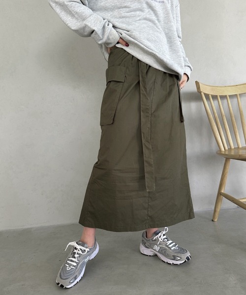 un+frame（アンフレーム）の「buckle belt long skirt／バックルベルトロングカーゴスカート（スカート・レディース・ホワイト/アイボリー/ブラック/カーキ・FREE）」の16枚目の写真