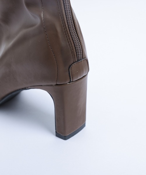 AMELY（エミリー）の「エコレザーショートブーツ（ブーツ・レディース・ブラウン/ブラック・35/36/37/38/39/40）」の14枚目の写真