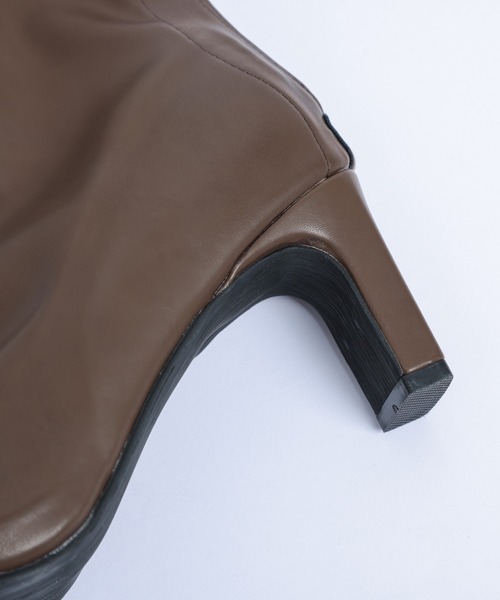 AMELY（エミリー）の「エコレザーショートブーツ（ブーツ・レディース・ブラウン/ブラック・35/36/37/38/39/40）」の21枚目の写真