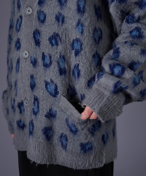 ONCILY(オンシェリー)の「LEOPARD V-NECK KNIT CARDIGAN / レオパードVネックニットカーディガン(カーディガン/ボレロ・メンズ・ブラウン/ブルー・MEDIUM/LARGE)」の11枚目の写真