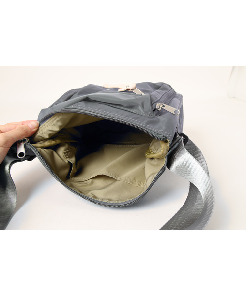 anello（アネロ）の「URBAN O.D SHOULDER BAG（ショルダーバッグ・レディース・レッド/ネイビー/ブラック/グレー/カーキ・-）」の12枚目の写真