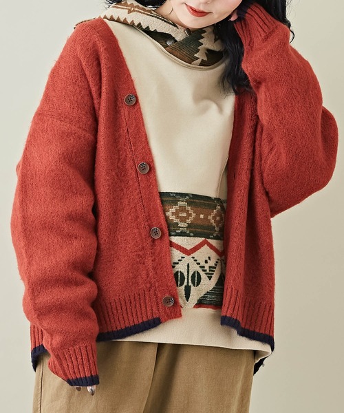 CUBE SUGAR（キューブシュガー）の「モヘアタッチジャガード無地Vネックカーディガン（カーディガン/ボレロ・レディース・マスタード/ネイビー/ホワイト/レッド/ブラック・M）」の5枚目の写真