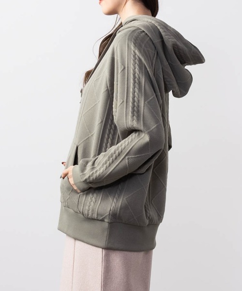 Mac-House(マックハウス)の「ふくれジャガードプルパーカー(パーカー・レディース・チャコールグレー/ライトベージュ/カーキ・L/M)」の12枚目の写真