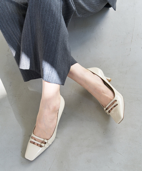 LE TALON(ルタロン)の「6.5cmダブルストラップパンプス(パンプス・レディース・ブラック×ブラック/アイボリー/ブラック・24.5cm/24cm/22.5cm/23cm/23.5cm/22cm/25cm)」の2枚目の写真