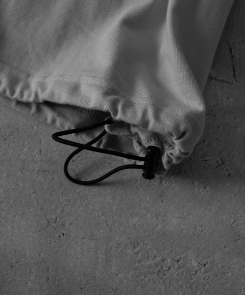 RUUBON（ルーボン）の「【RUUBON】half zip cotton Tee / ハーフジップ コットンT（Tシャツ/カットソー・メンズ・ライトグレー/ブラック・S/M/L）」の4枚目の写真