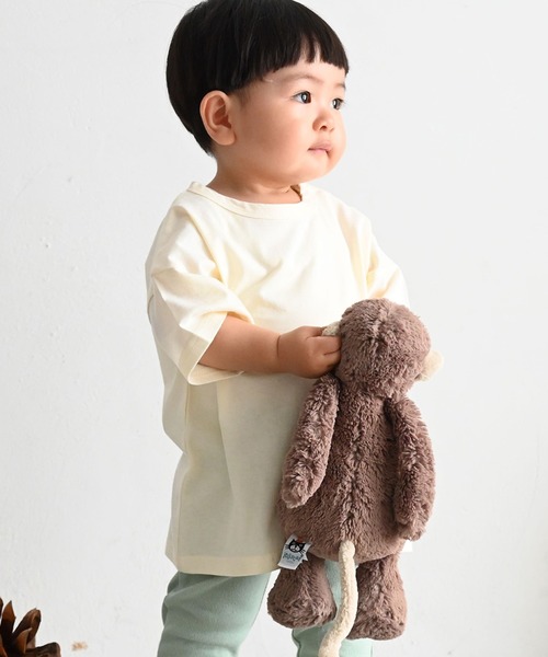 PUPPAPUPO（プッパプーポ）の「オーバーサイズ 半袖 Tシャツ（Tシャツ/カットソー・キッズ・ベージュ/ミント/ブラウン/グレー/チャコールグレー/アイボリー/グレイッシュベージュ/ベビーピンク/イエロー/ホワイト/オートミール/チャコール・80/90/100/110/120/130）」の3枚目の写真
