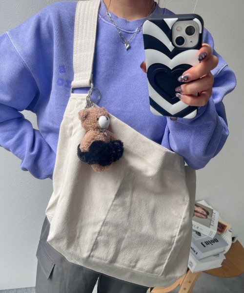 LAC-VERT(ラック・ヴェール)の「【ユニセックス】キャンバスショルダーバッグ(ショルダーバッグ・レディース・ホワイト/ブラック・FREE)」の5枚目の写真