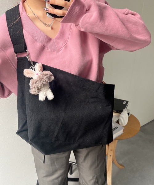 LAC-VERT(ラック・ヴェール)の「【ユニセックス】キャンバスショルダーバッグ(ショルダーバッグ・レディース・ホワイト/ブラック・FREE)」の4枚目の写真