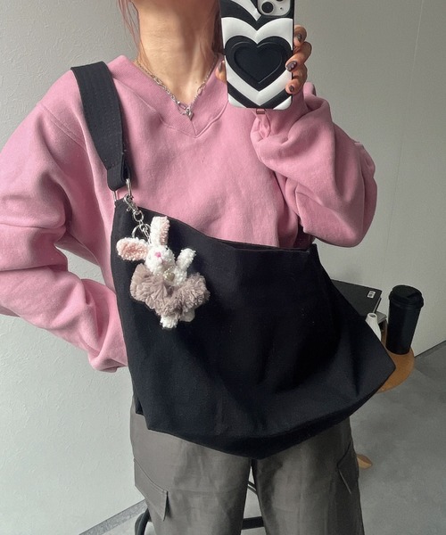 LAC-VERT(ラック・ヴェール)の「【ユニセックス】キャンバスショルダーバッグ(ショルダーバッグ・レディース・ホワイト/ブラック・FREE)」の6枚目の写真