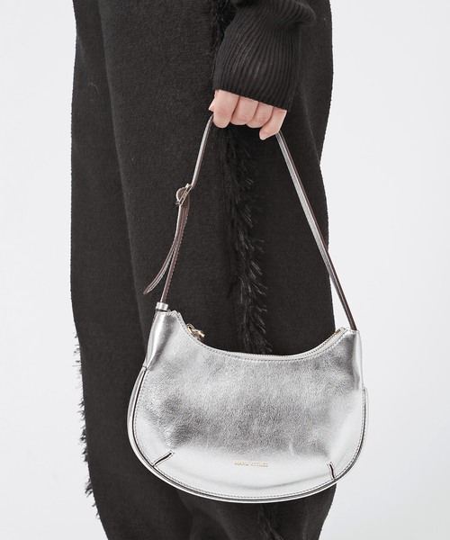 MANU ATELIER（マニュ アトリエ）の「【MANU ATELIER/マニュ アトリエ】ハーフムーンバッグ（ハンドバッグ・レディース・シルバー・FREE）」の3枚目の写真
