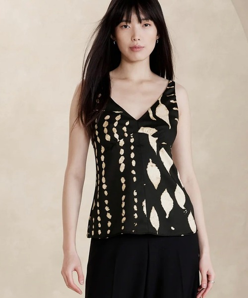 BANANA REPUBLIC FACTORY STORE(バナナリパブリック ファクトリーストア)の「BANANA REPUBLIC FACTORY STORE シャーリングシルキータンクトップ(シャツ/ブラウス・レディース・ブラック/パープル・S/L/XS/M)」の2枚目の写真