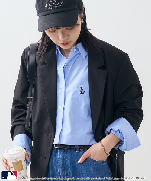 PUBLUX（パブリュクス）の「MLB/エムエルビー MLBワンポイント刺繍クロップドシャツ　限定展開（シャツ/ブラウス・レディース・オフホワイト/ストライプ/サックスブルー・ﾌﾘ-）」の2枚目の写真