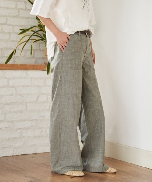 LBC(エルビーシー)の「【美脚№1】コットンシャンブレーベーカーパンツ(その他パンツ・レディース・ネイビー/ベージュ/チャコールグレー/グレー/カーキ・M/L)」の4枚目の写真