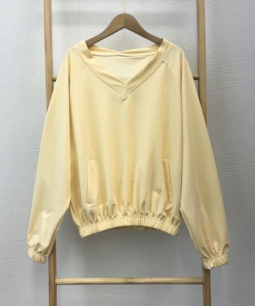 Miniministore（ミニミニストア）の「Vネック 着やせ 長袖プルオーバー 無地（Tシャツ/カットソー・レディース・ライトイエロー/ブラック/イエロー・FREE）」の17枚目の写真