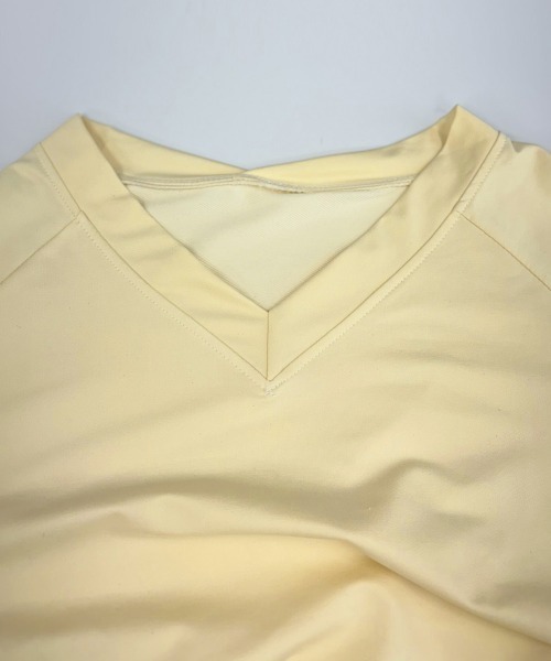 Miniministore（ミニミニストア）の「Vネック 着やせ 長袖プルオーバー 無地（Tシャツ/カットソー・レディース・ライトイエロー/ブラック/イエロー・FREE）」の19枚目の写真