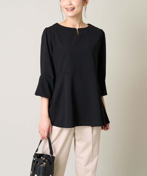 a.v.v（アーヴェヴェ）の「【イージーケア/洗濯機で洗える】タックパフペプラムチュニックトップス（Tシャツ/カットソー・レディース・ライトグレー/ブラック・34/38/36/42/40）」の2枚目の写真
