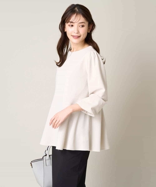 a.v.v（アーヴェヴェ）の「【イージーケア/洗濯機で洗える】タックパフペプラムチュニックトップス（Tシャツ/カットソー・レディース・ライトグレー/ブラック・34/38/36/42/40）」の7枚目の写真